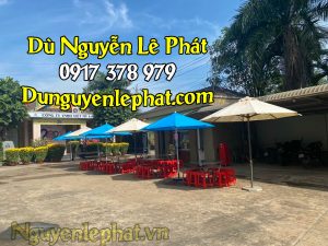 Dù che nắng quán cafe