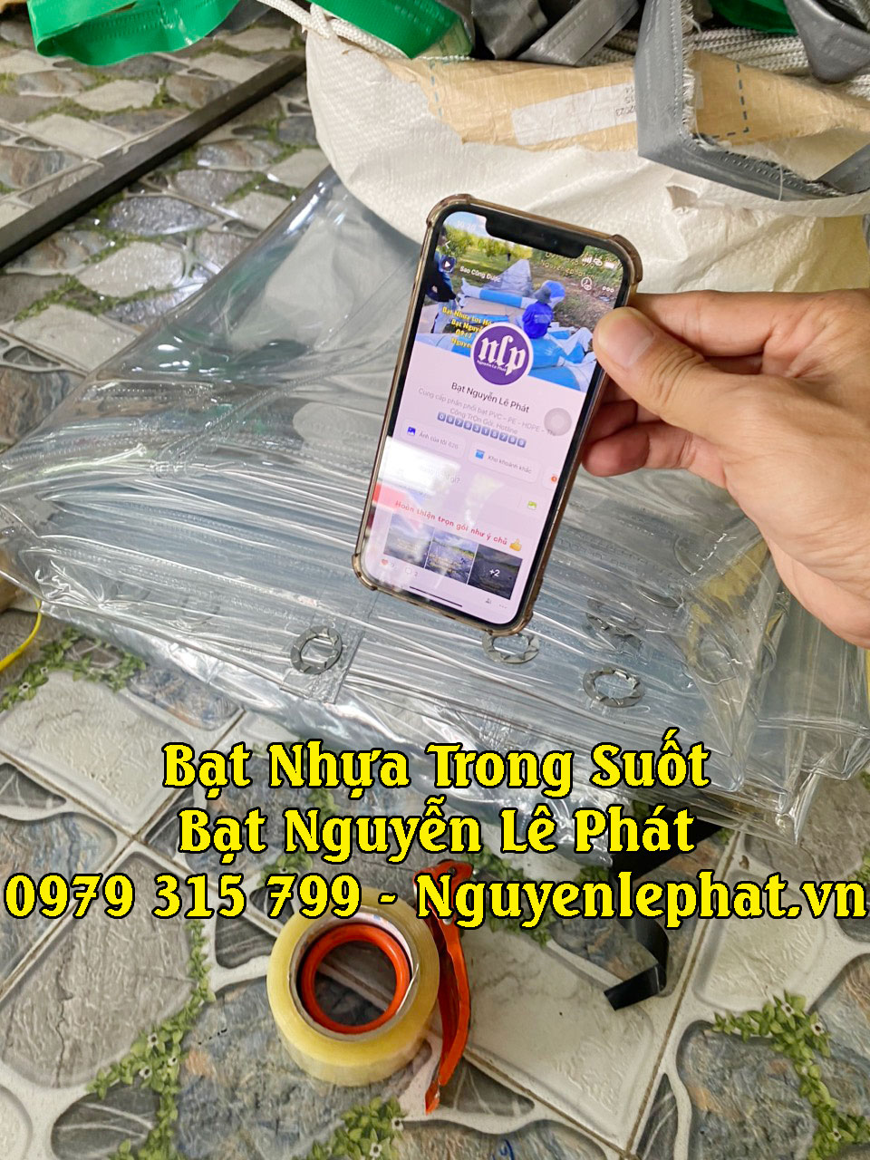 bat-nhua-trong-suot